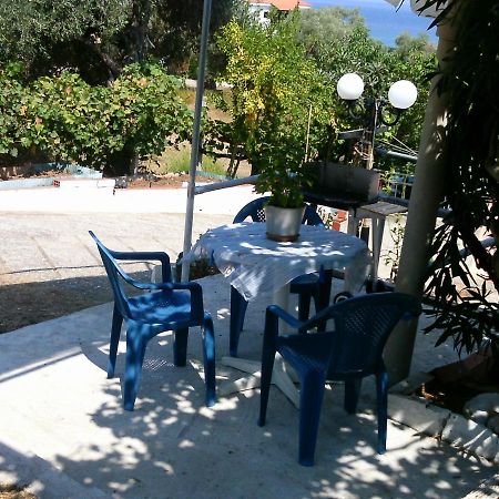 Apartament House Mantesos Kinira Pokój zdjęcie